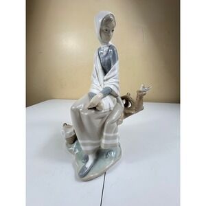 Vintage Lladro 4576‎ New Shepherdess Girl With Bird Porcelain Figurine